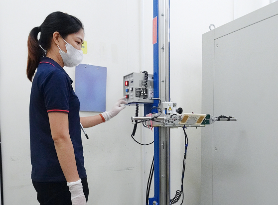 落下衝撃試験装置