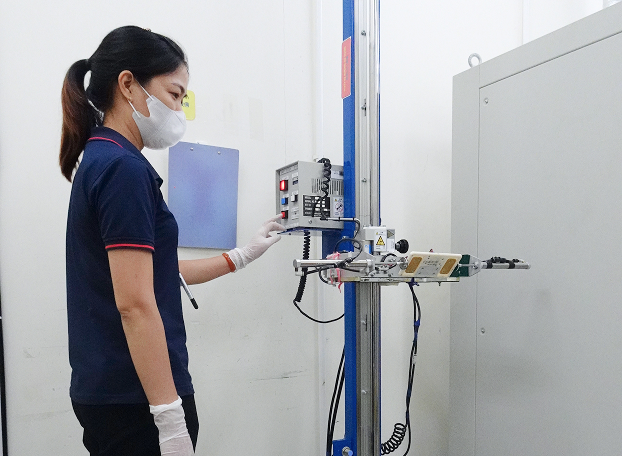 落下衝撃試験装置